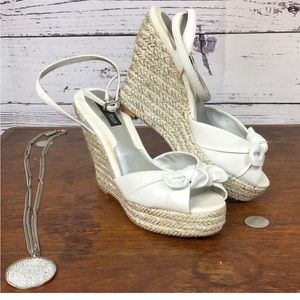 White House black market white wedges